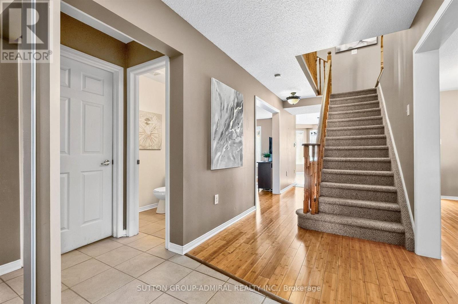 9 Patrick Drive, Barrie photo 5