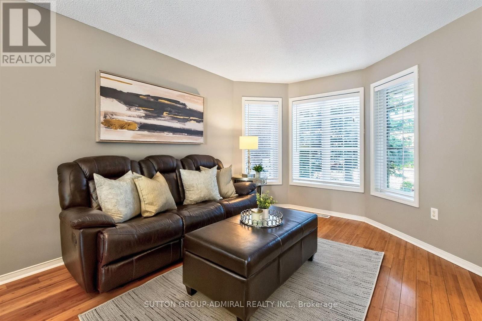 9 Patrick Drive, Barrie photo 8