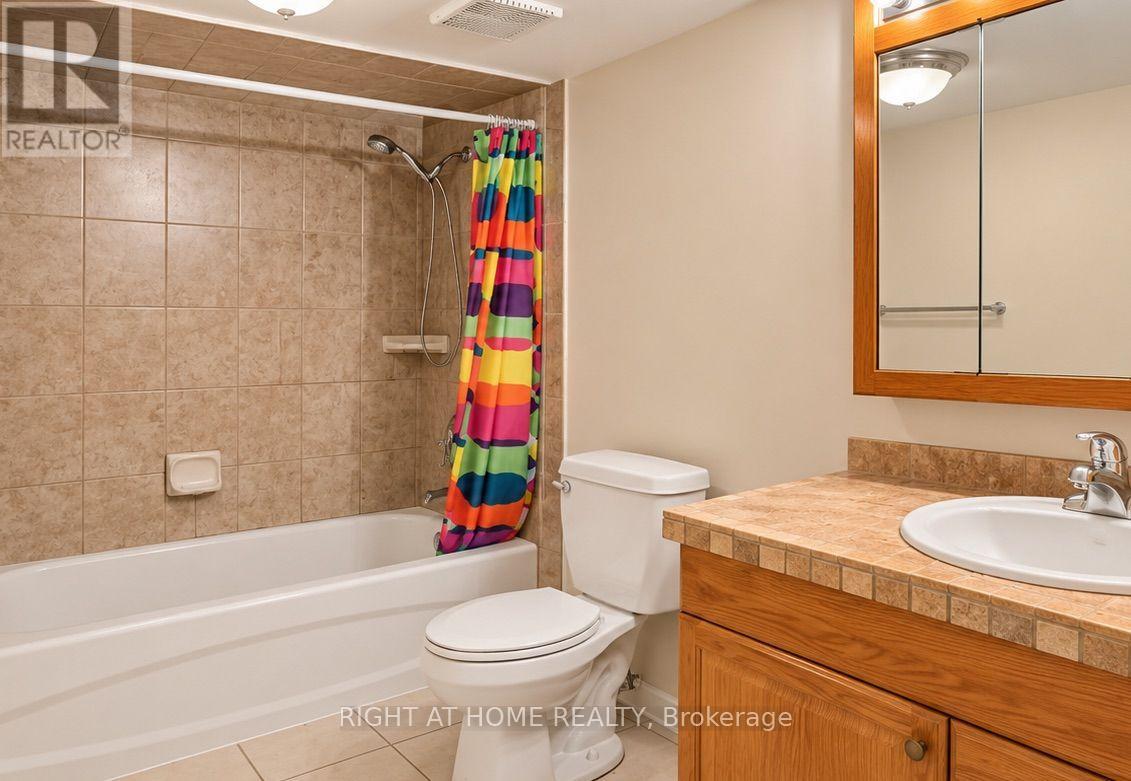 48 James Street, Barrie photo 16