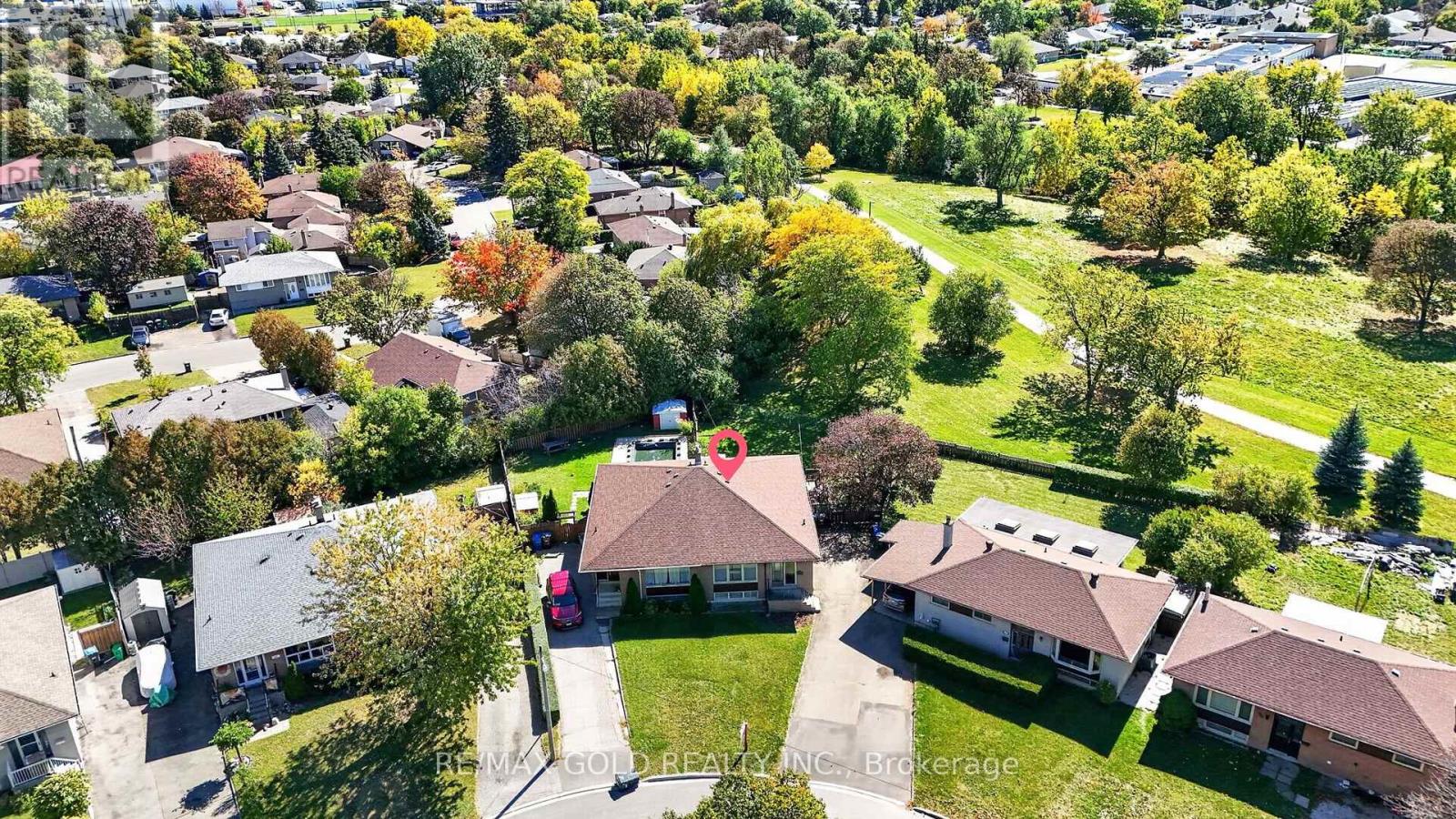 27 Alderbury Crescent, Brampton, ON photo 3