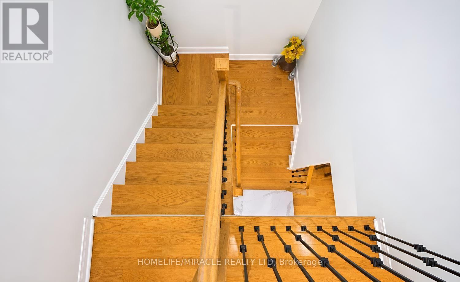 54 Starhill Crescent, Brampton, ON photo 11