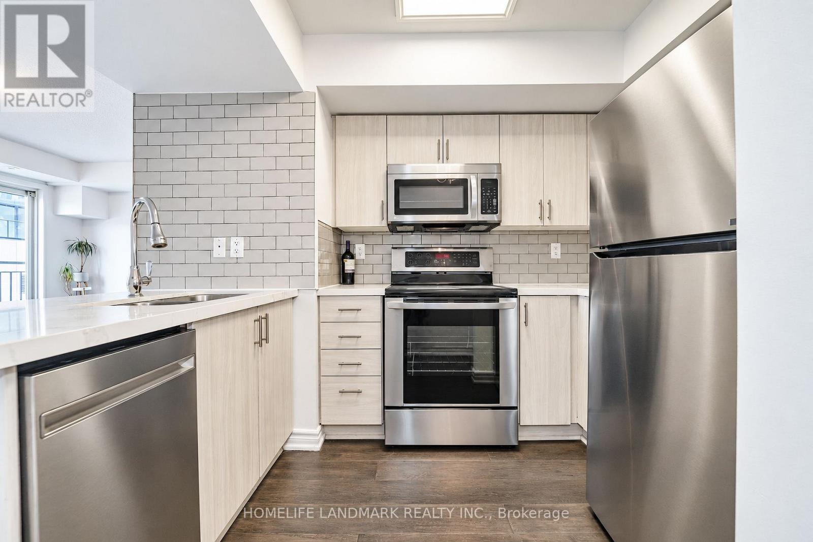714- 10 Laidlaw Street, Toronto, ON photo 3
