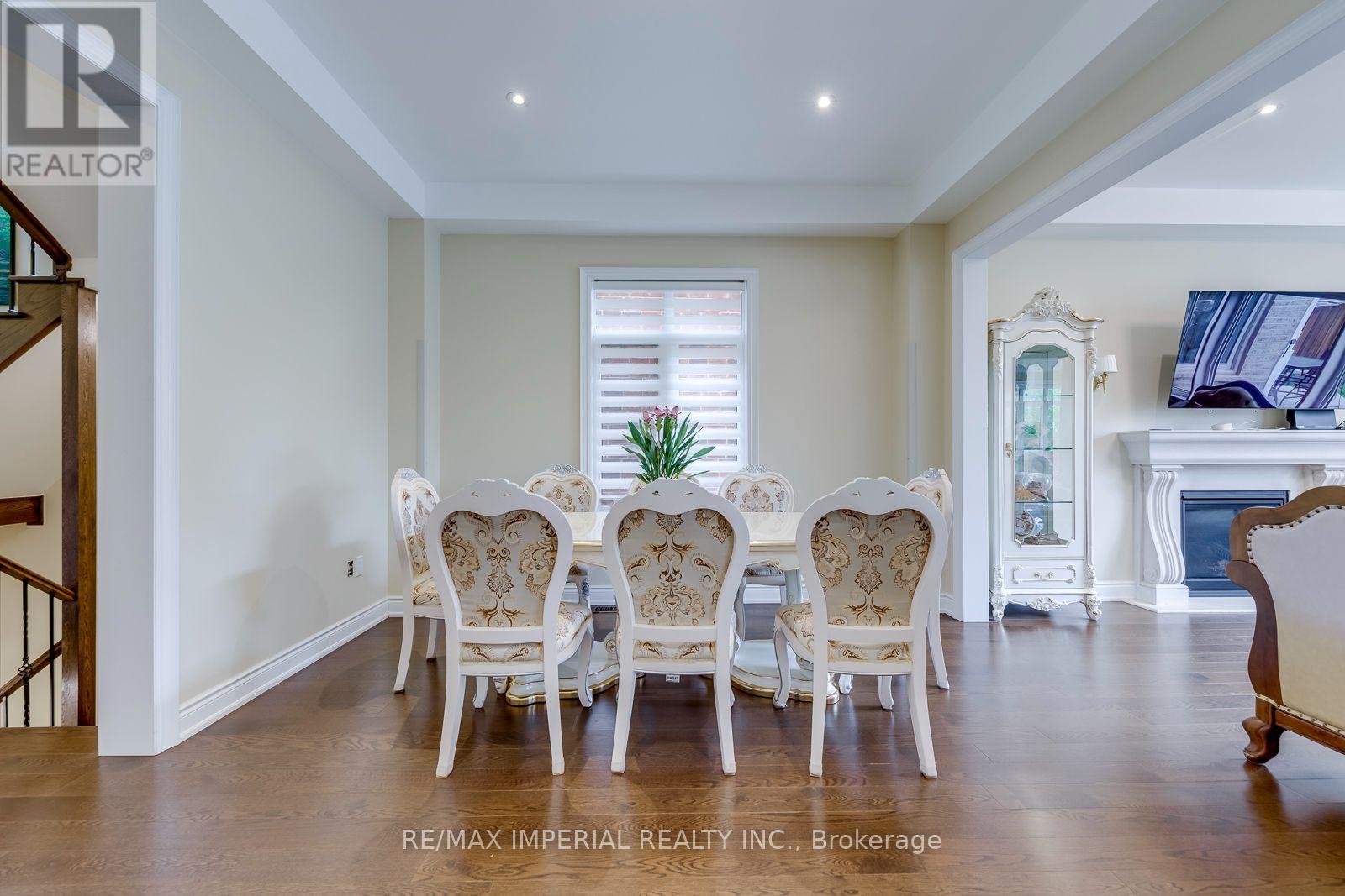3164 POST Road, Oakville, ON photo 8