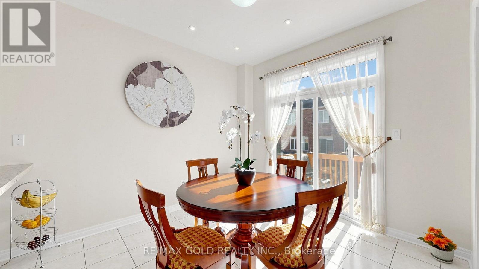 18 Kawana Road, Brampton, ON photo 14