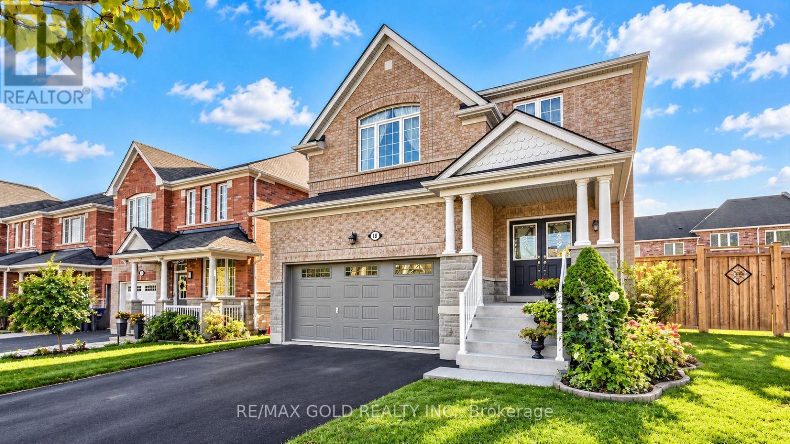 18 Kawana Road, Brampton, ON photo 2
