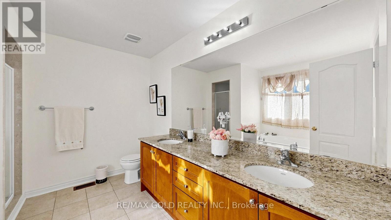 18 Kawana Road, Brampton, ON photo 21