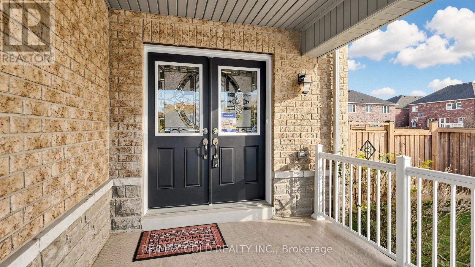 18 Kawana Road, Brampton, ON photo 3