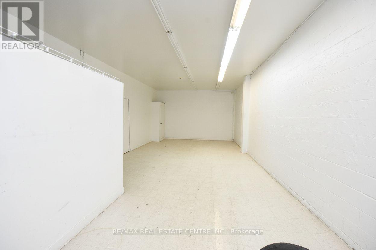 950 Barton photo 5