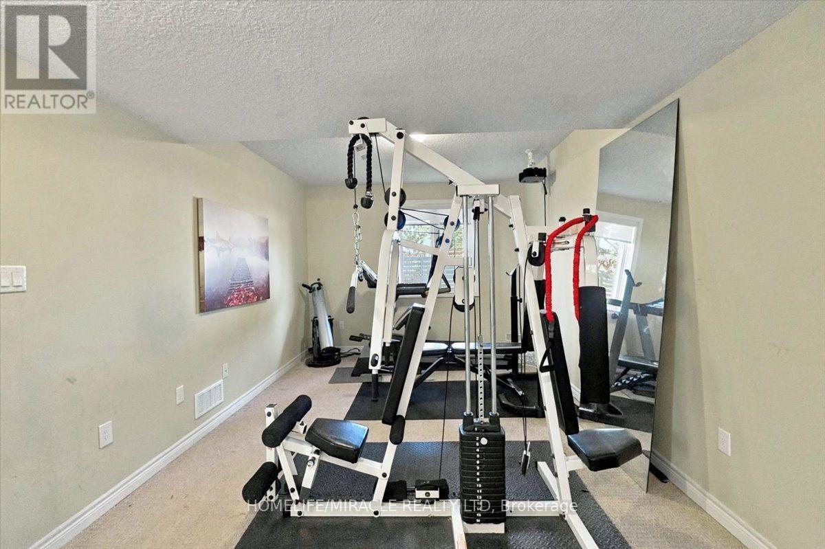 M1- 70 Willowrun Drive, Kitchener, ON photo 31