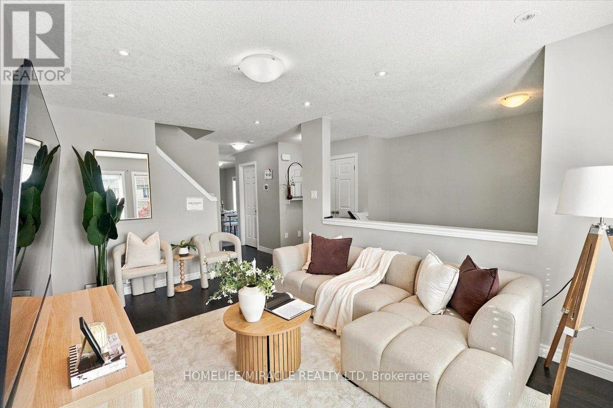M1- 70 Willowrun Drive, Kitchener, ON photo 4