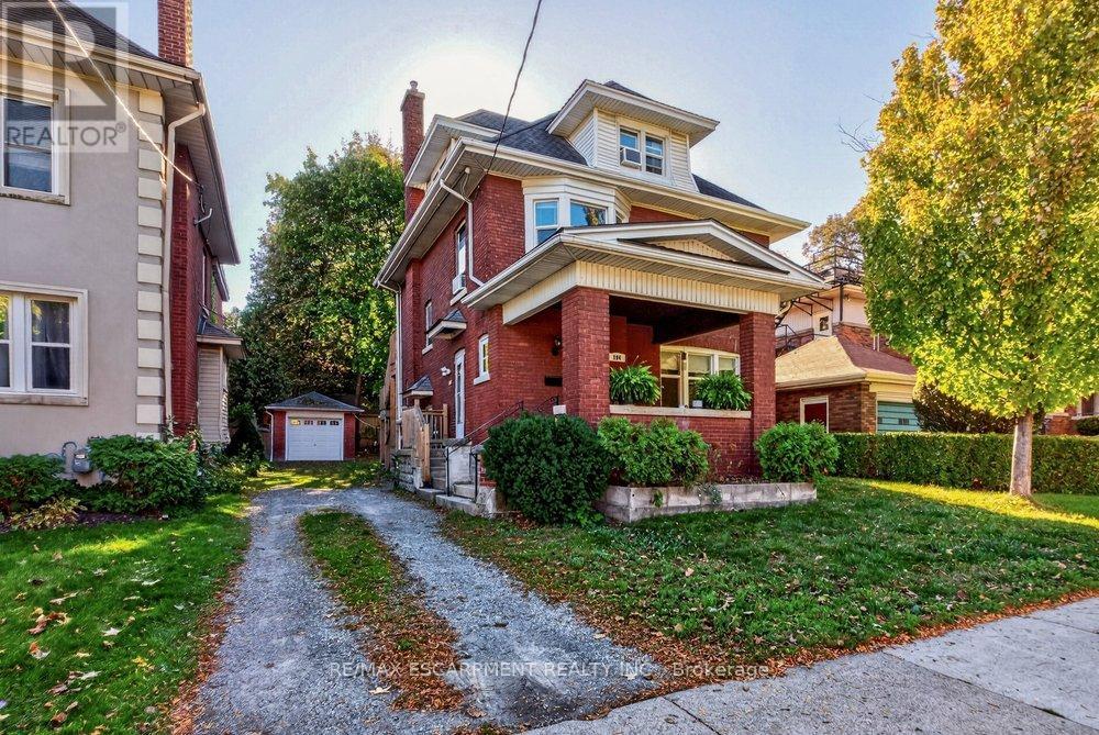 194 Delaware Avenue, Hamilton, ON photo 2