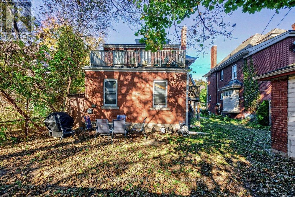 194 Delaware Avenue, Hamilton, ON photo 8