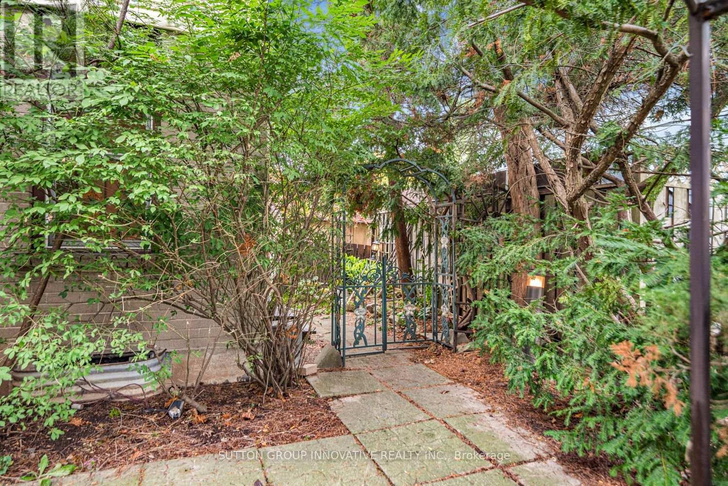 160 Birchcliffe Crescent, Hamilton, ON photo 5