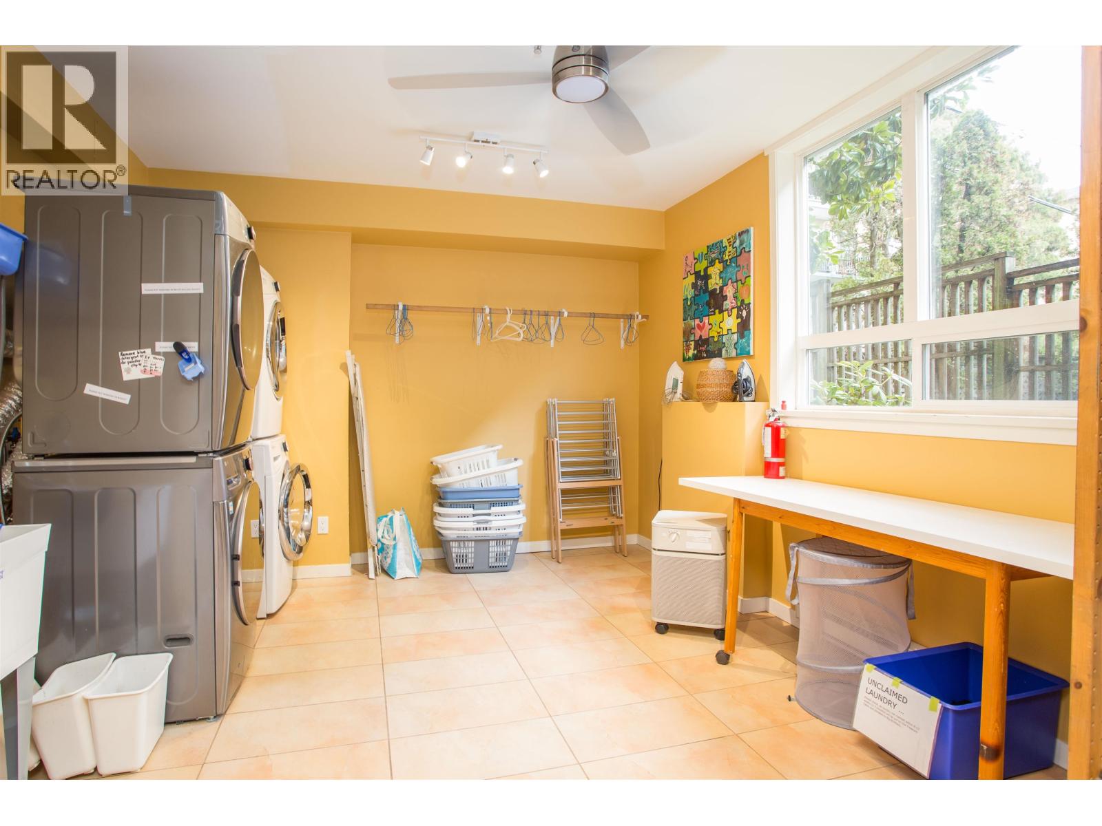 401 510 CHESTERFIELD AVENUE, North Vancouver - Image 1