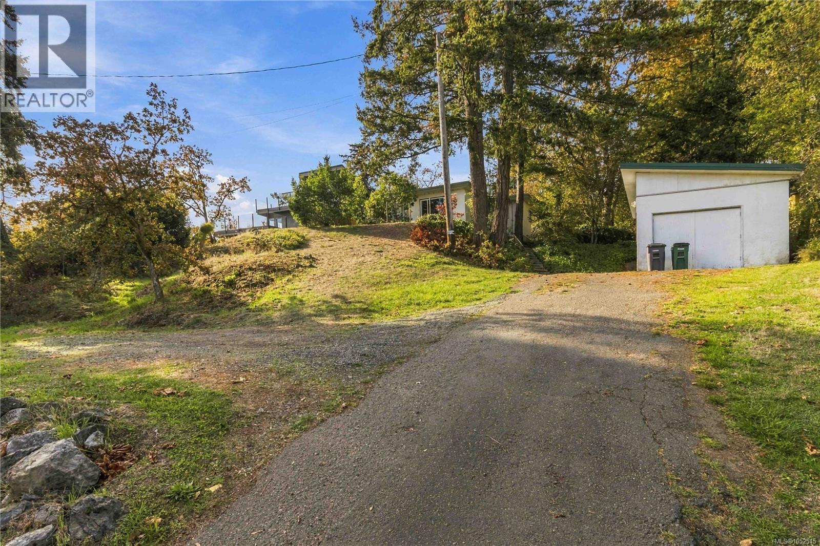  3904 Wilkinson Road, Saanich
