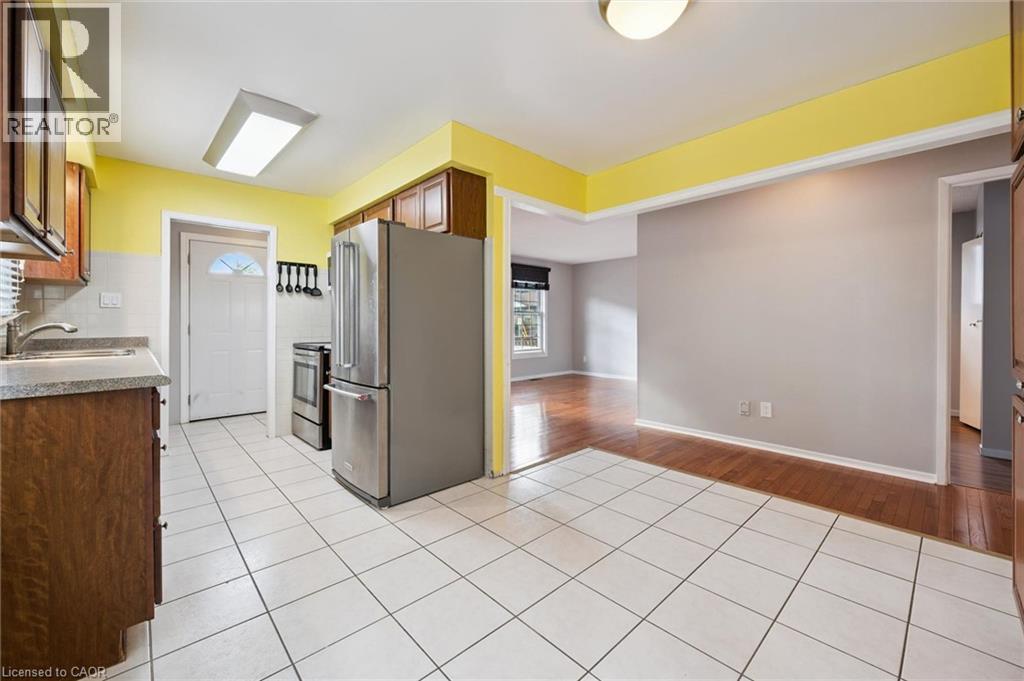 212 HERITAGE Drive, Kitchener — photo 10