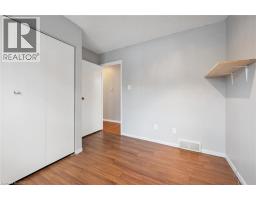 212 Heritage Drive, Kitchener, ON N2B3J6 Photo 17