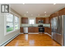 Photo 15 of 38, 2275 LAURIER CRESCENT · Prince George, BC