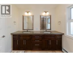 Photo 17 of 38, 2275 LAURIER CRESCENT · Prince George, BC
