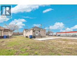 9572 Tecumseh Road, Windsor, ON N8R1A2 Photo 11