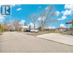 9572 Tecumseh Road, Windsor, ON N8R1A2 Photo 30
