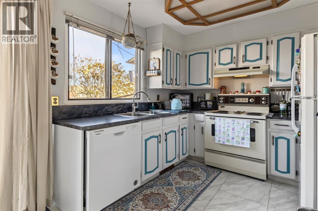325 Templemont Place NE, Calgary — photo 2