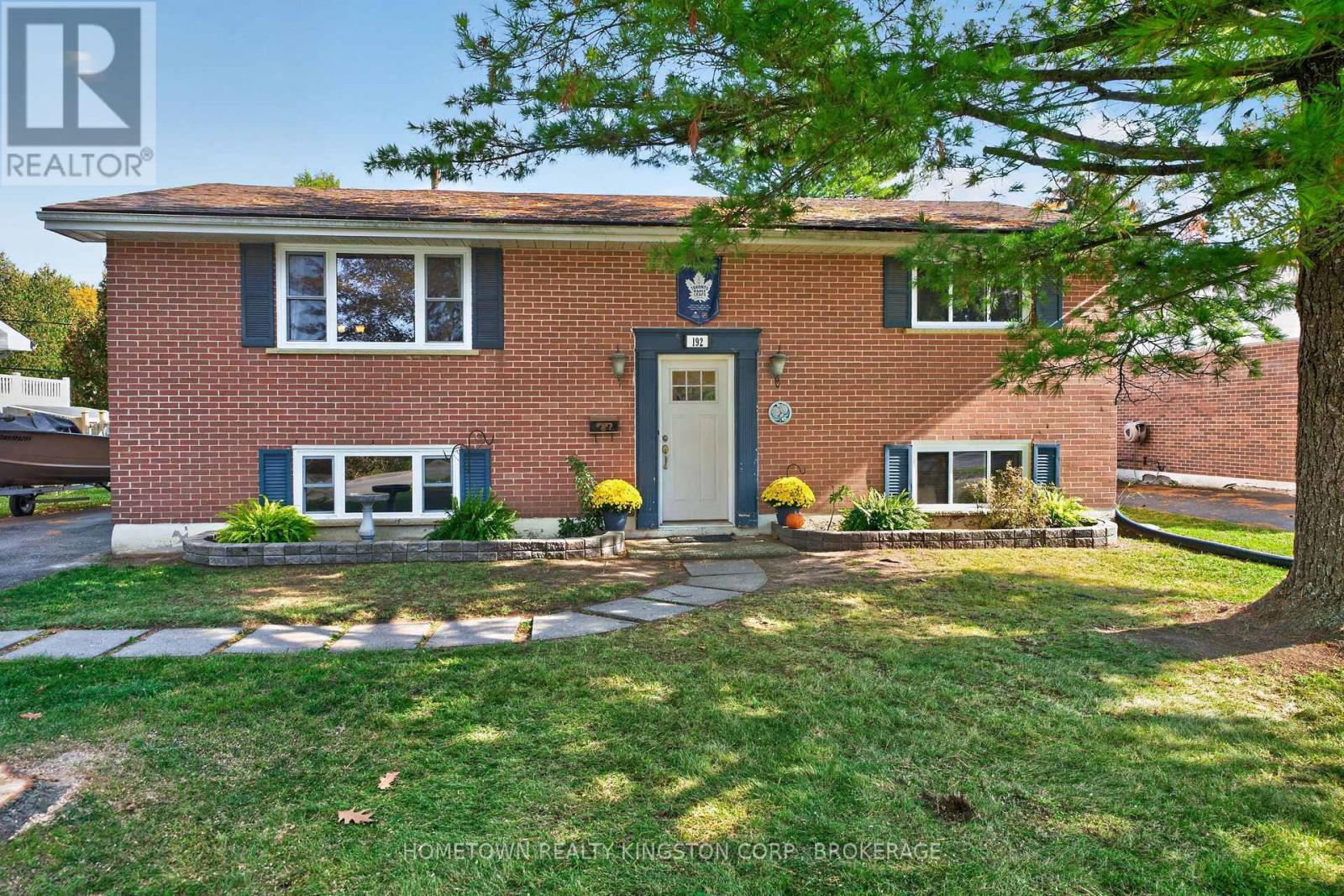 Detached at 192 CAMBERLEY CRESCENT, Kingston (City SouthWest), ON