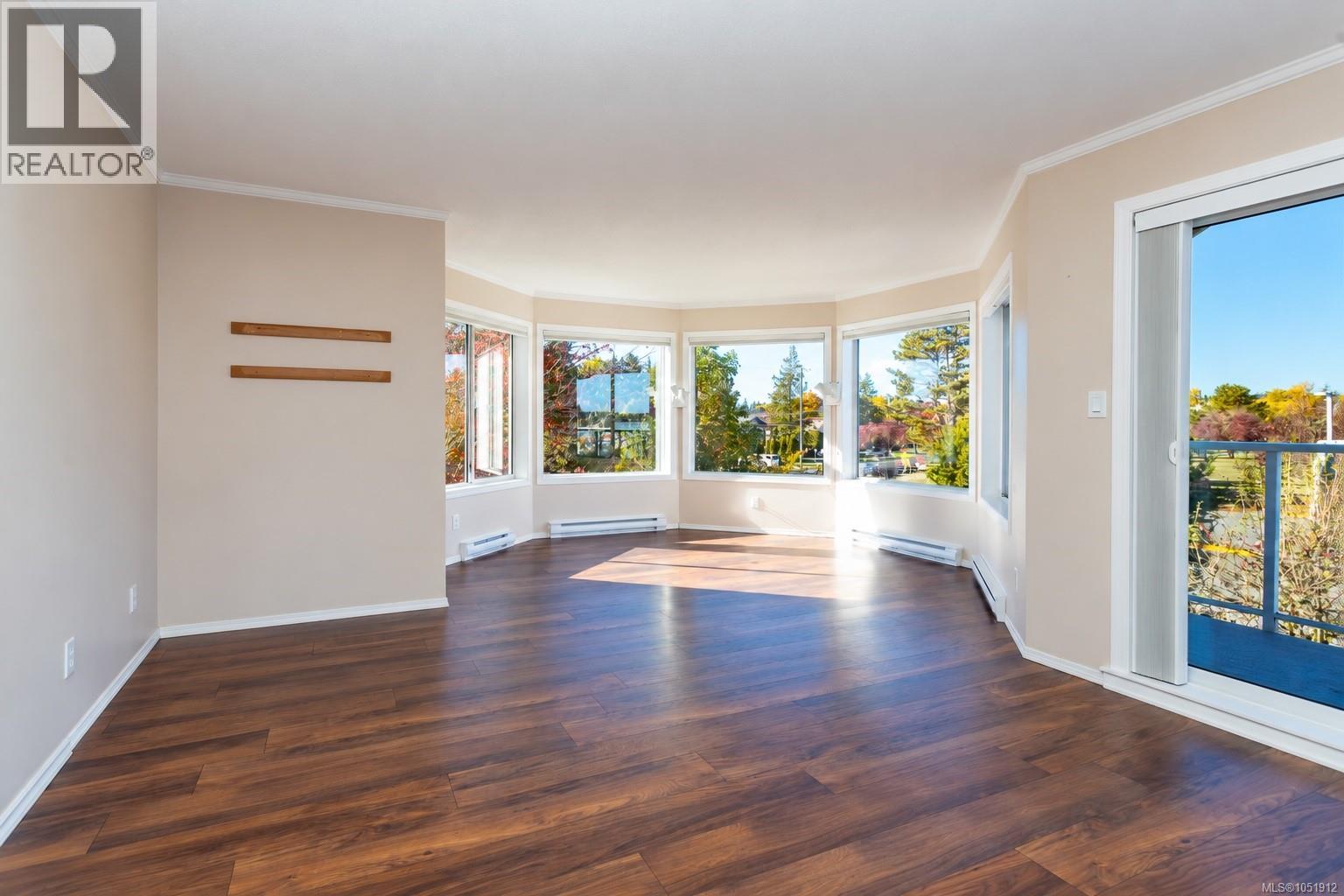 201 10431 Resthaven Drive, Sidney