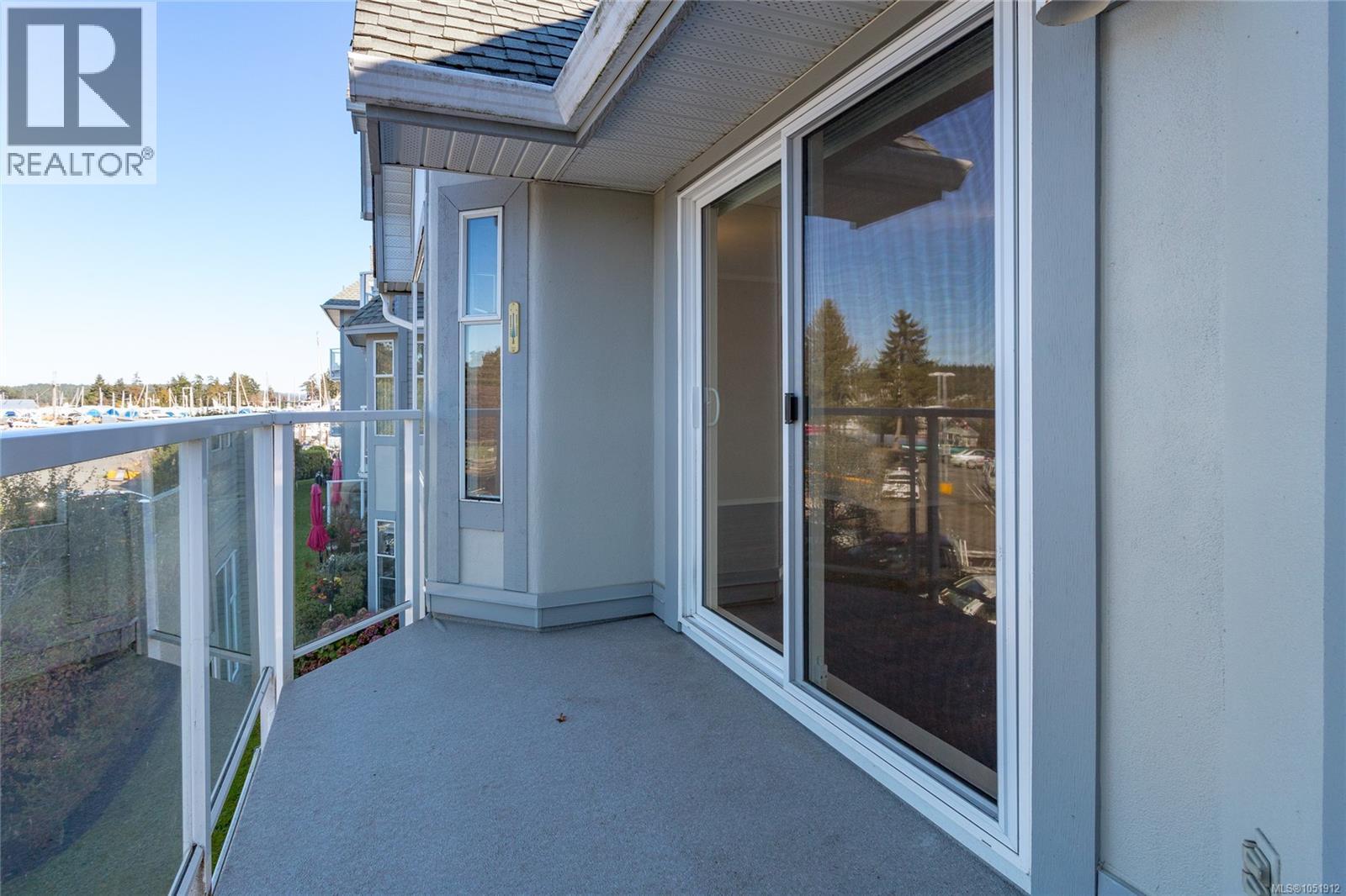 201 10431 Resthaven Drive, Sidney