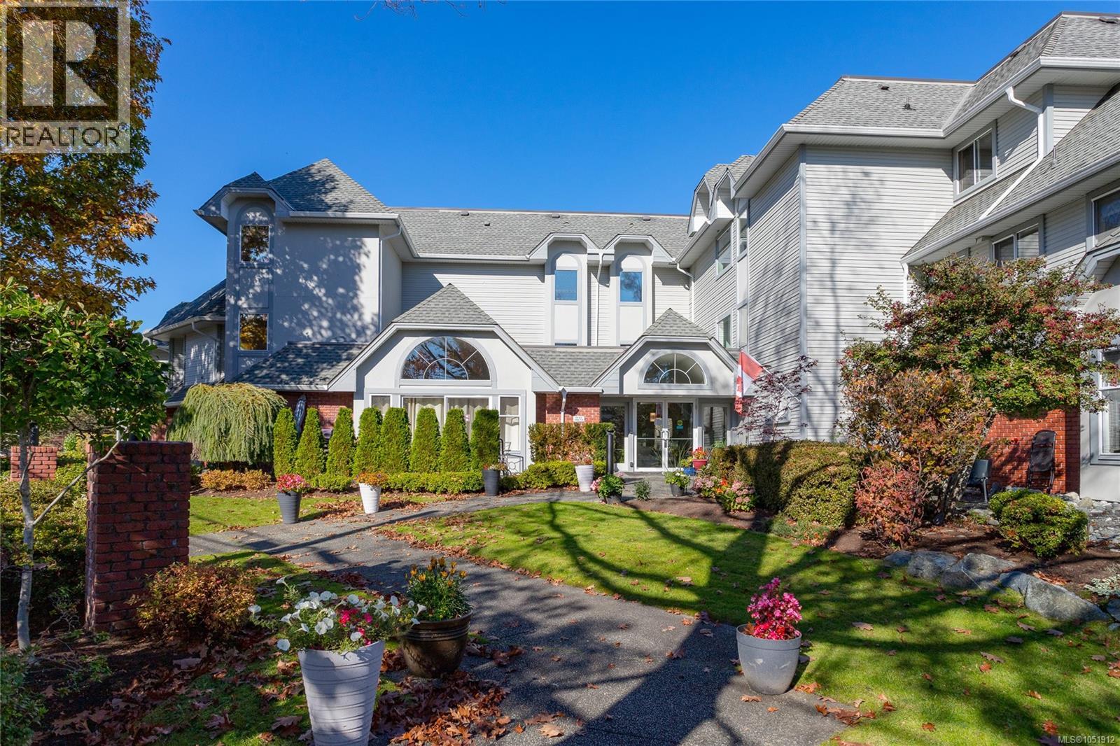 201 10431 Resthaven Drive, Sidney