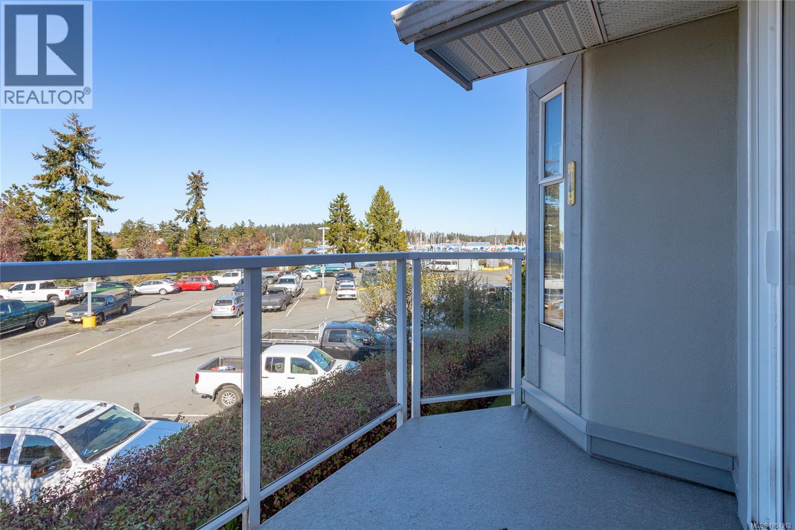 201 10431 Resthaven Drive, Sidney