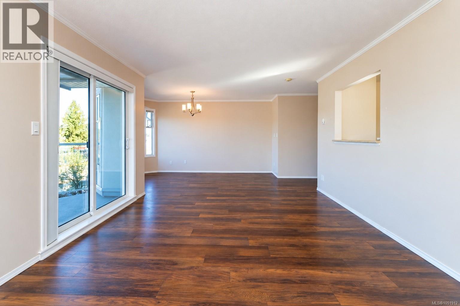 201 10431 Resthaven Drive, Sidney