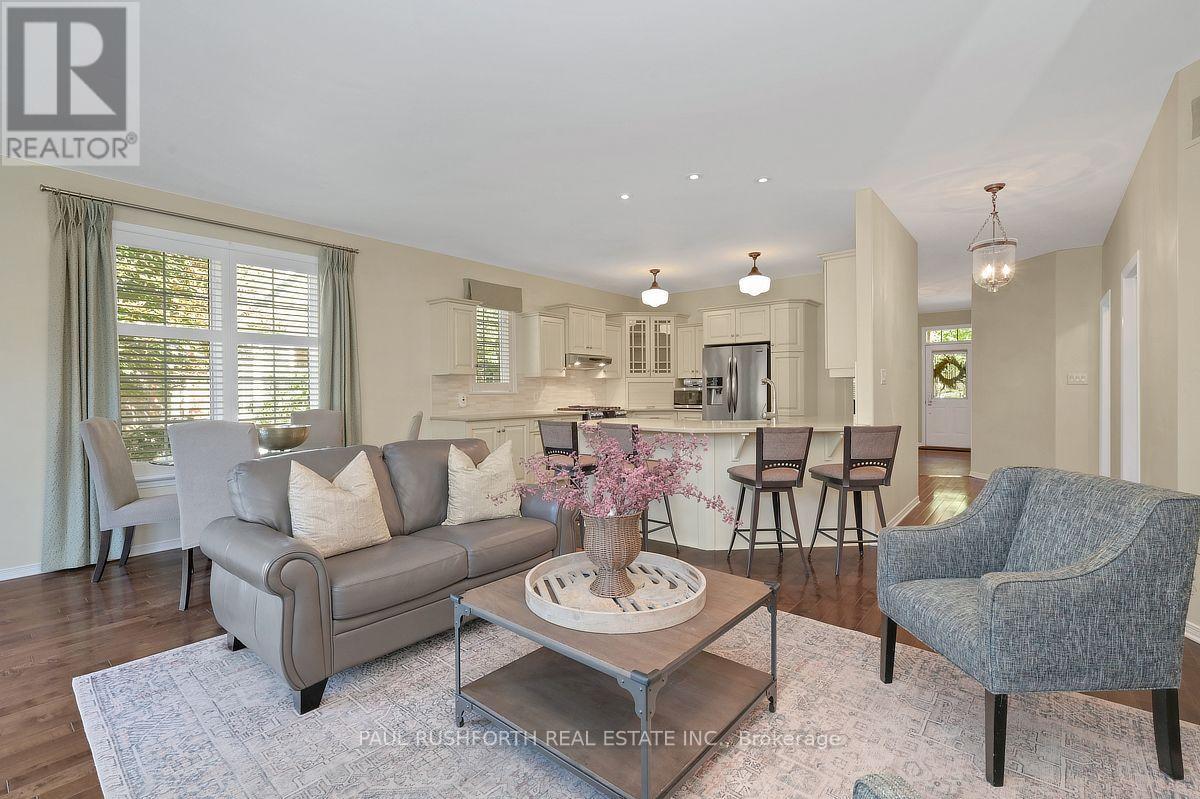 Living Room / Kitchen