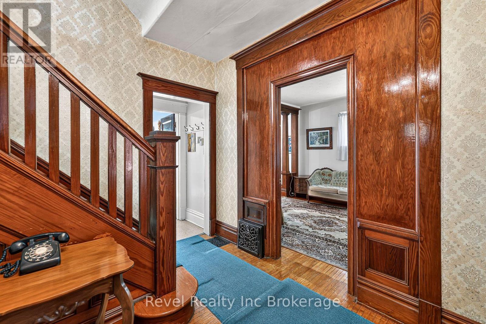 596 KING STREET, Woodstock (Woodstock - South) — photo 9
