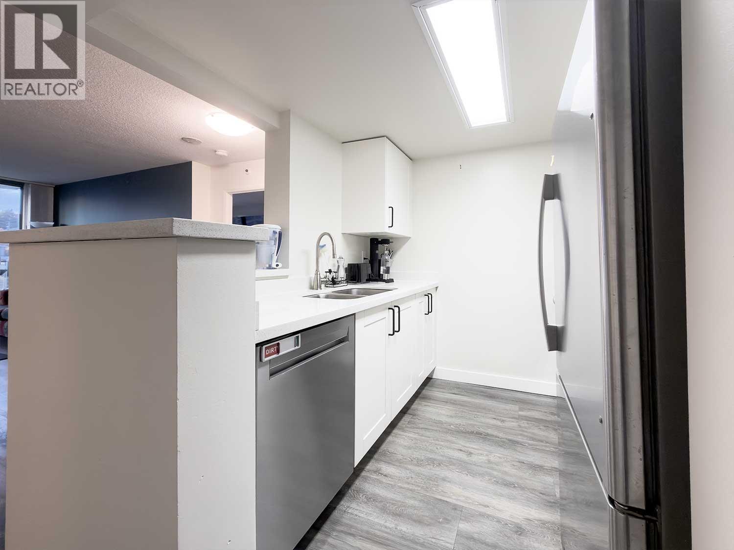 904 828 AGNES STREET, New Westminster - Image 1