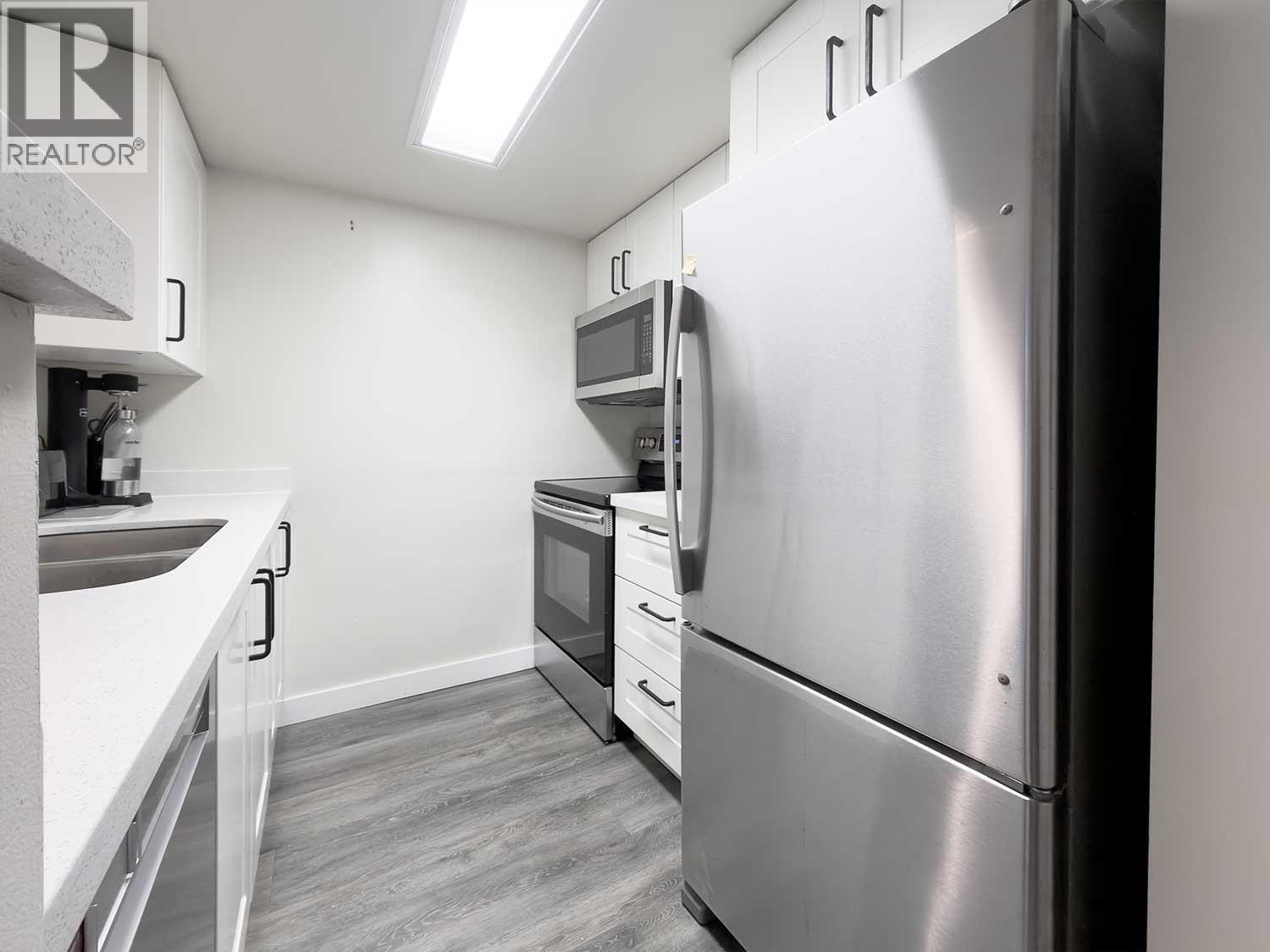 904 828 AGNES STREET, New Westminster - Image 1