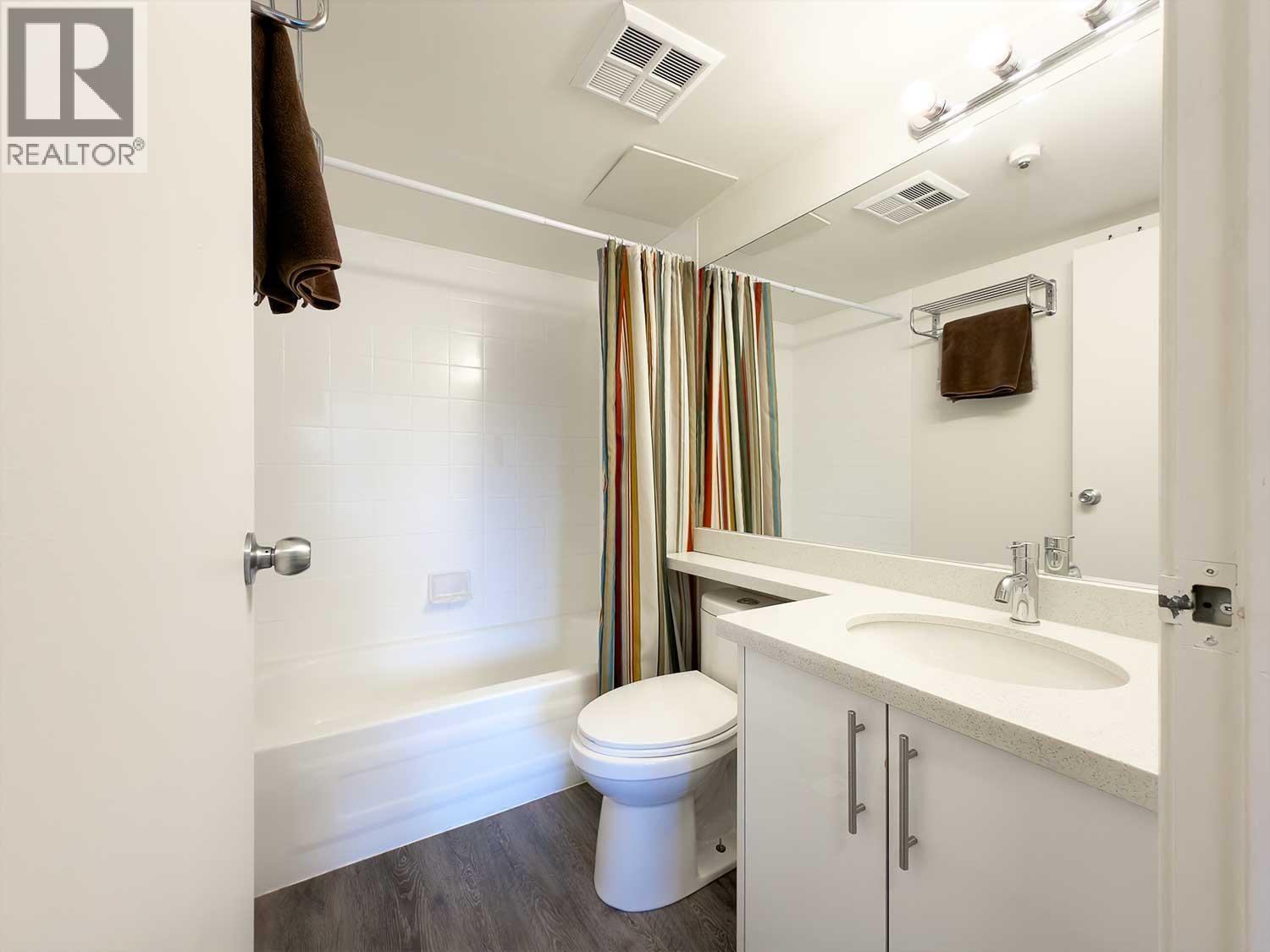 904 828 AGNES STREET, New Westminster - Image 1
