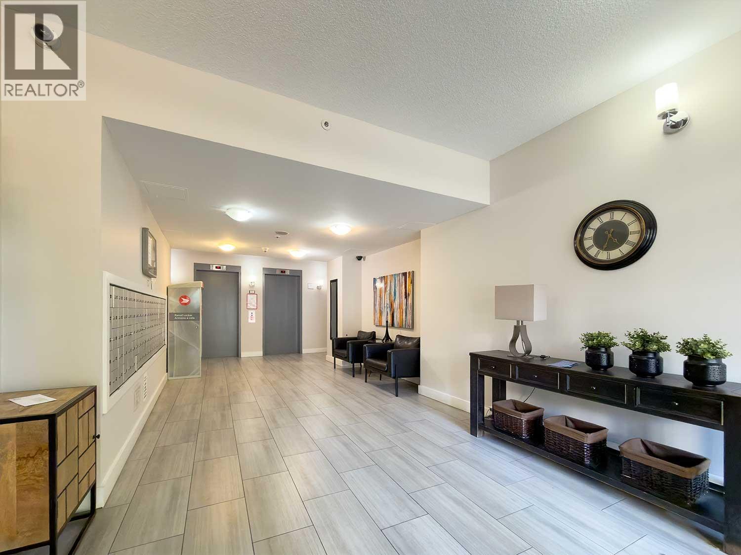 904 828 AGNES STREET, New Westminster - Image 1