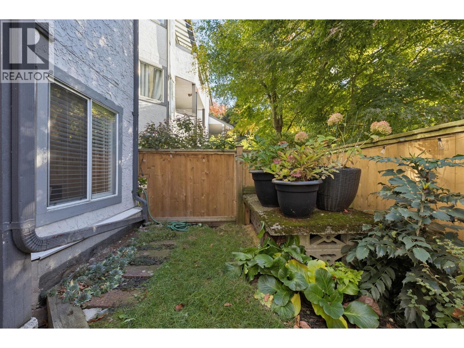 107 809 W 16TH STREET, North Vancouver - Image 1