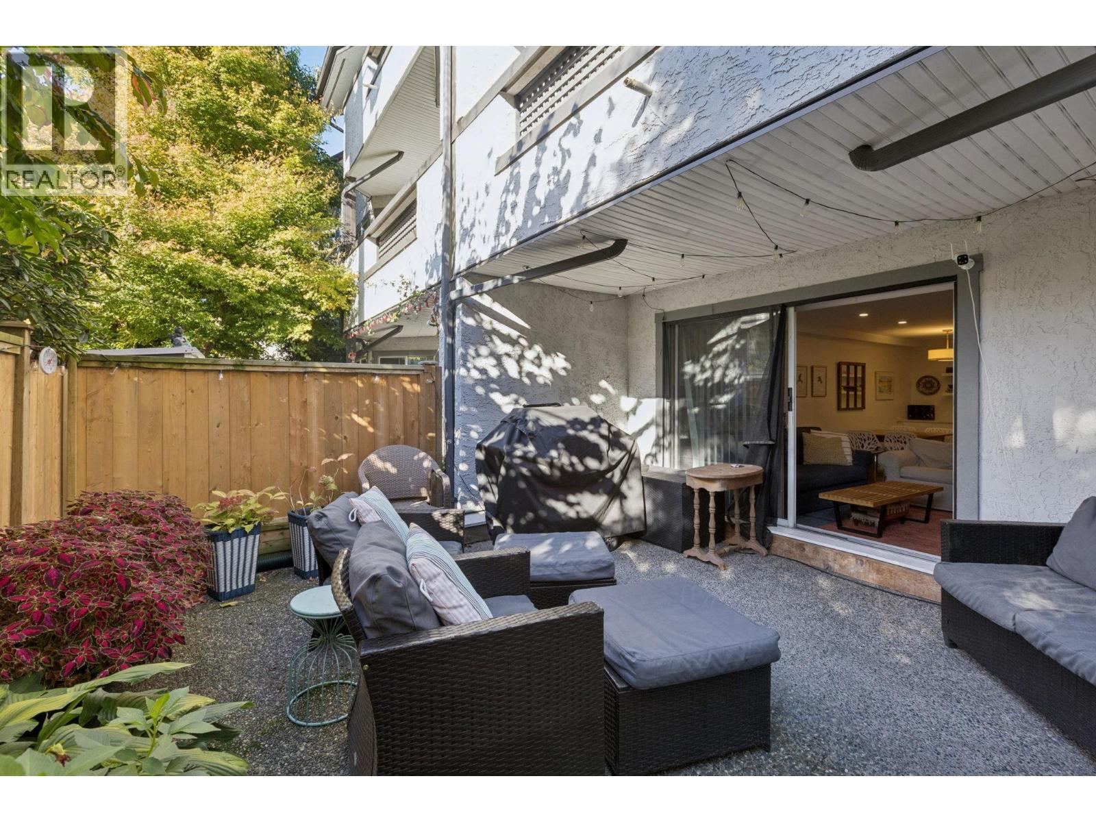 107 809 W 16TH STREET, North Vancouver - Image 1