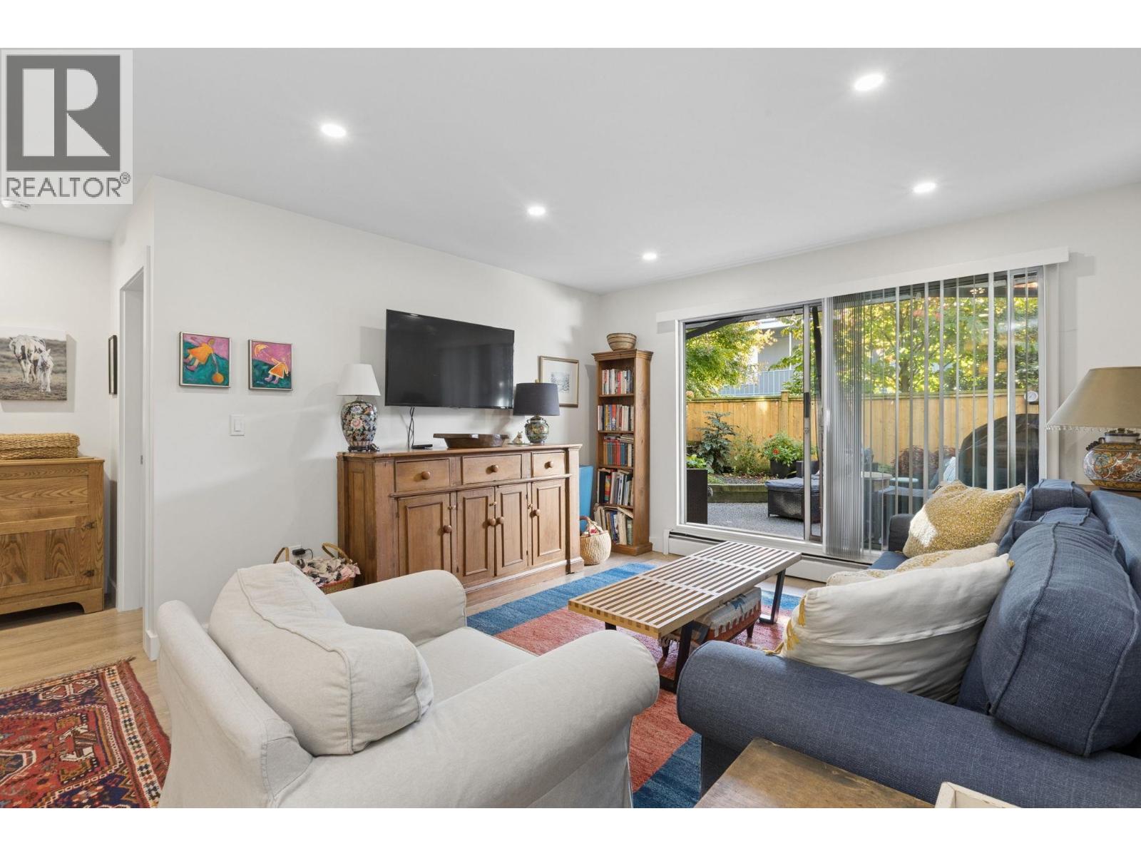 107 809 W 16TH STREET, North Vancouver - Image 1