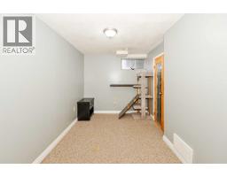 5420 50 Avenue, Camrose — photo 24