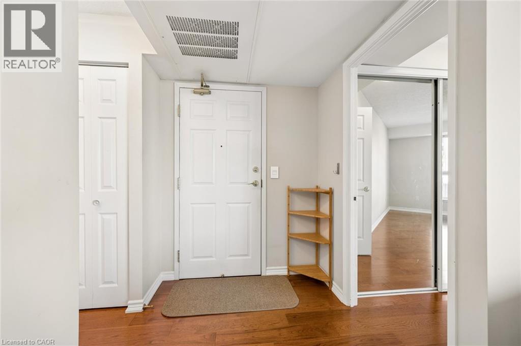 20 ST GEORGE Street Unit# 507 — photo 3