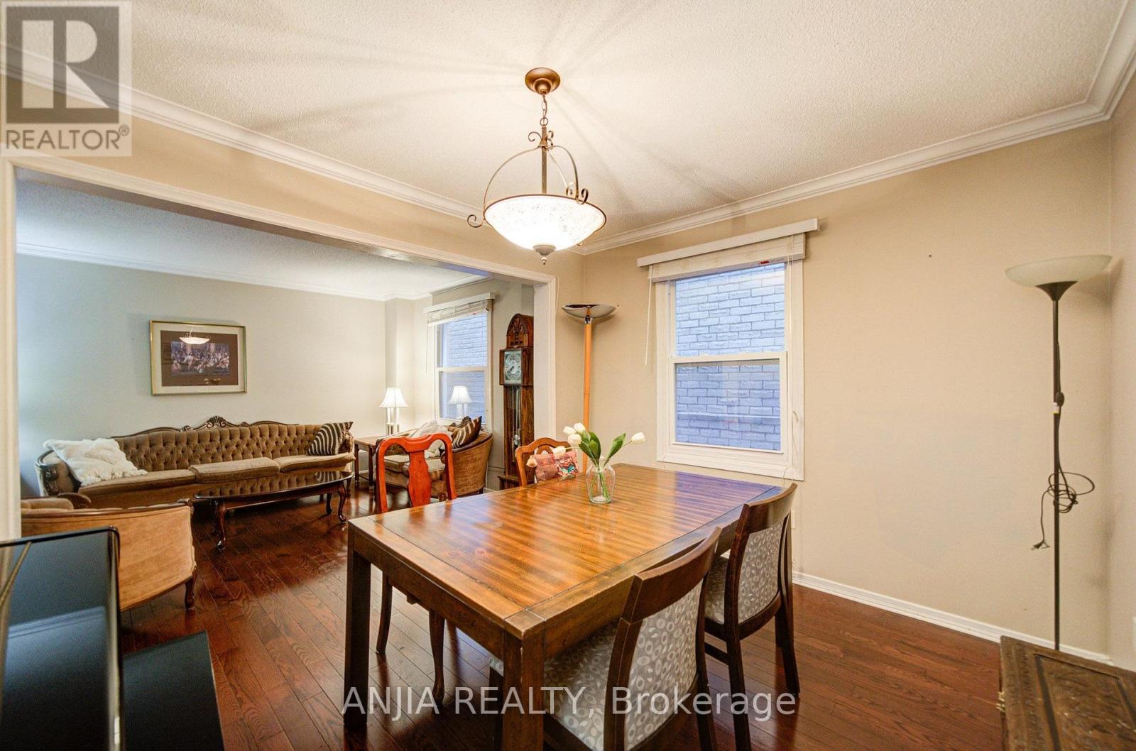 8 Millcroft Way, Vaughan, ON photo 11