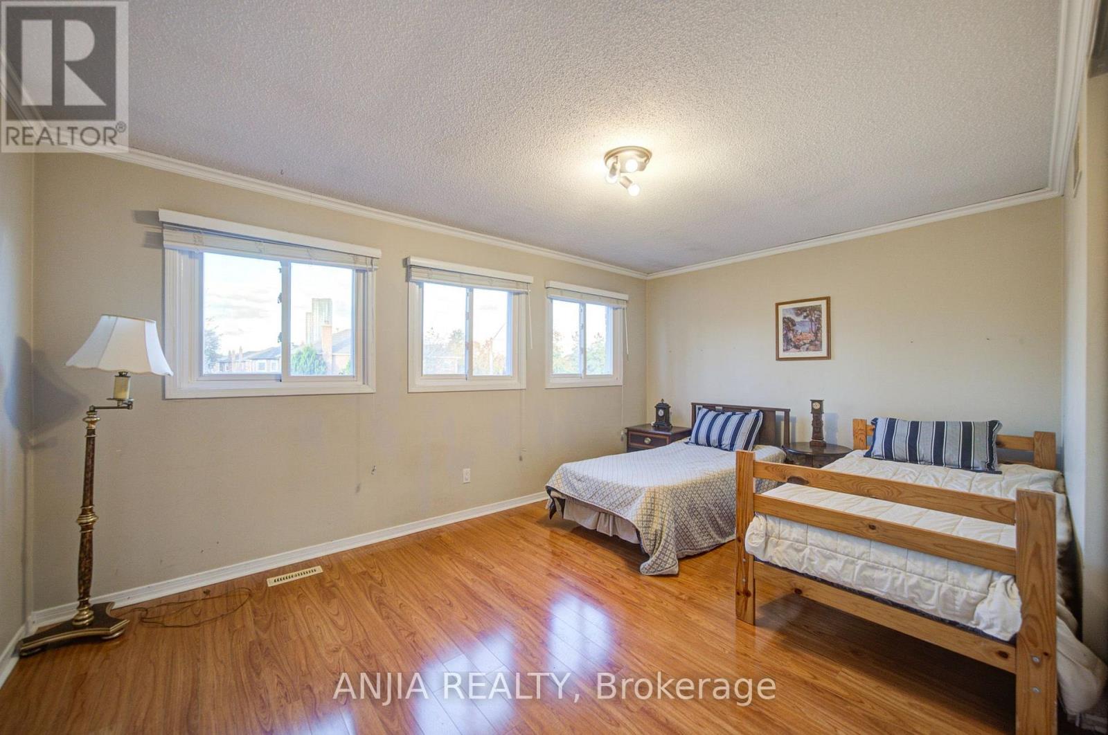 8 Millcroft Way, Vaughan, ON photo 23