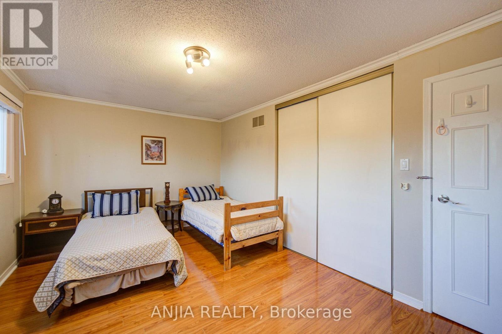 8 Millcroft Way, Vaughan, ON photo 24