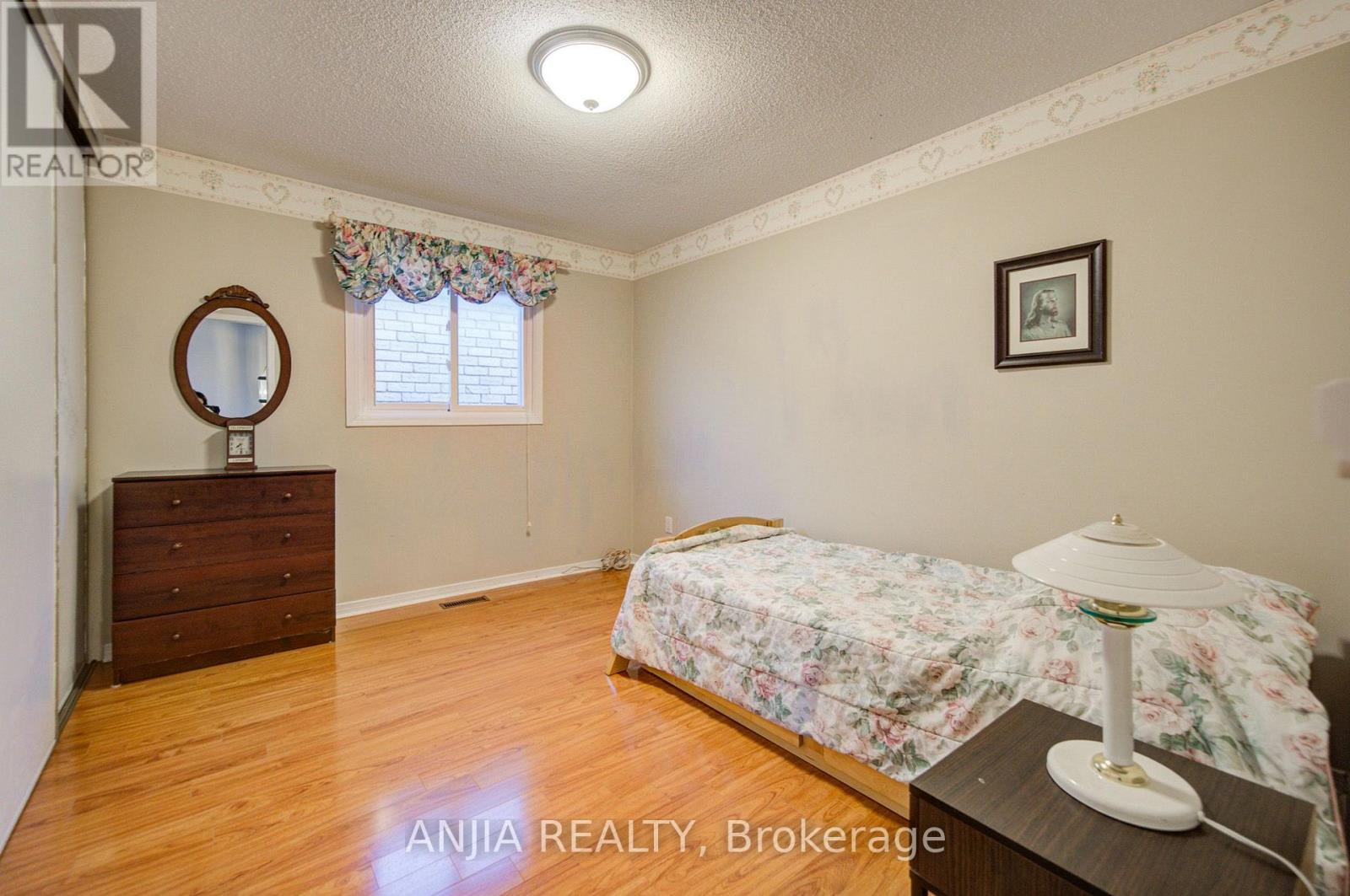 8 Millcroft Way, Vaughan, ON photo 25