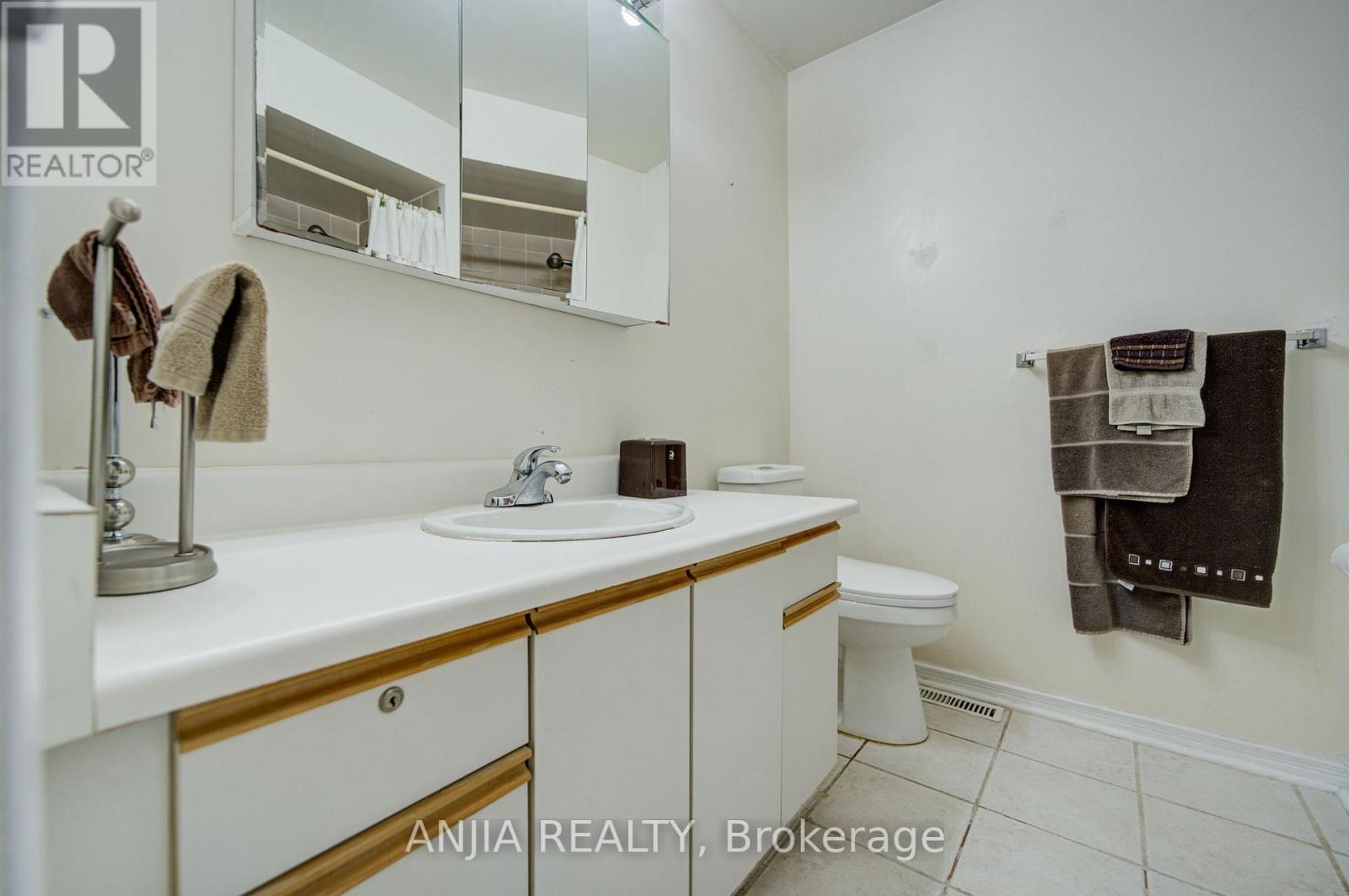 8 Millcroft Way, Vaughan, ON photo 29