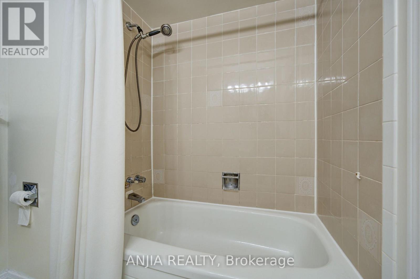 8 Millcroft Way, Vaughan, ON photo 30
