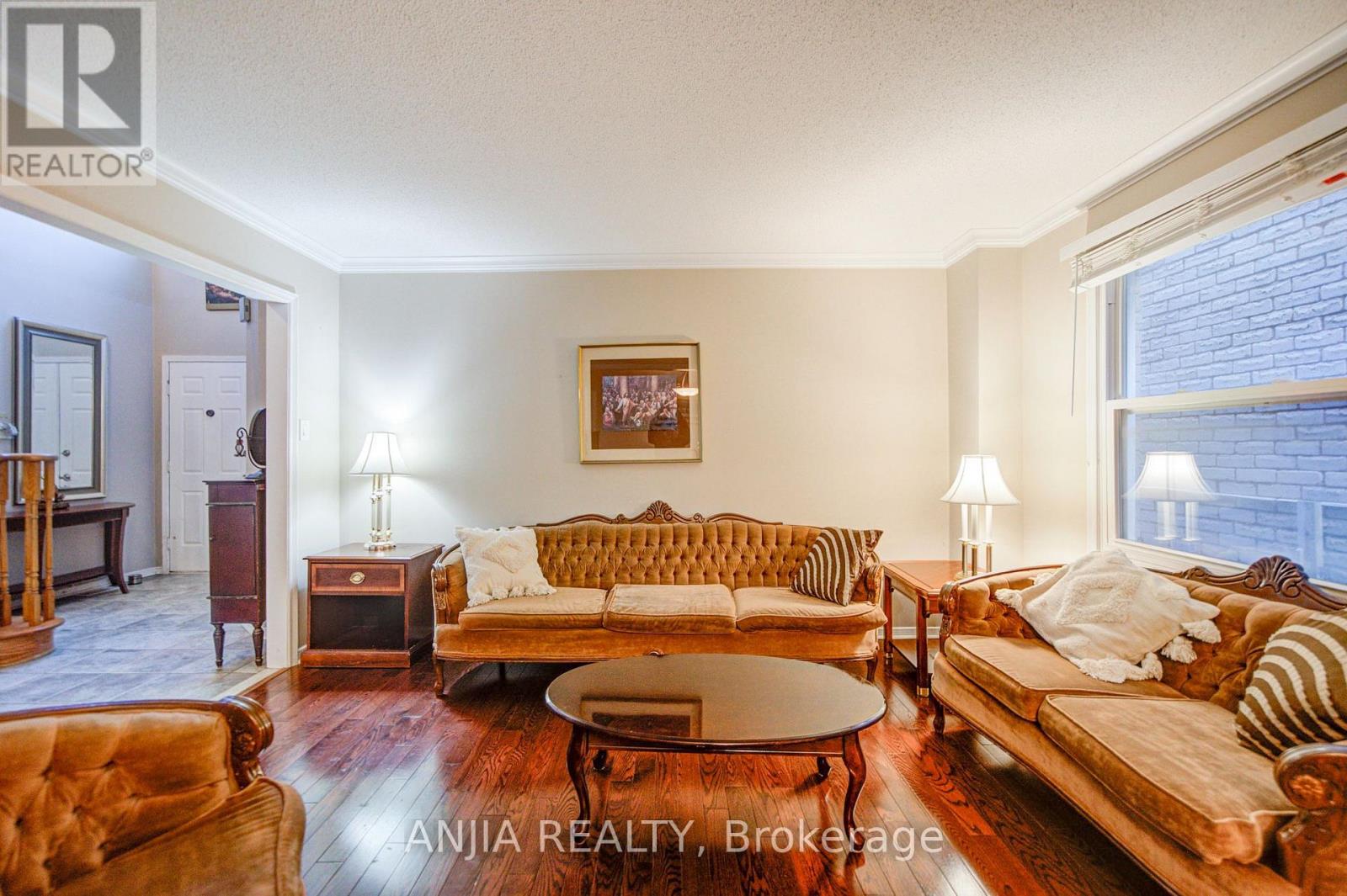8 Millcroft Way, Vaughan, ON photo 8